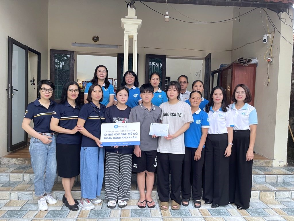 NÂNG ĐỠ ƯỚC MƠ CHO 11 HỌC SINH MÔ CÔI TỈNH HƯNG YÊN